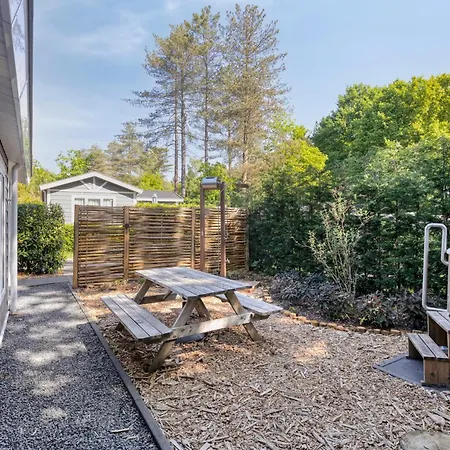 2-Personen Lodge mit Hottub-3