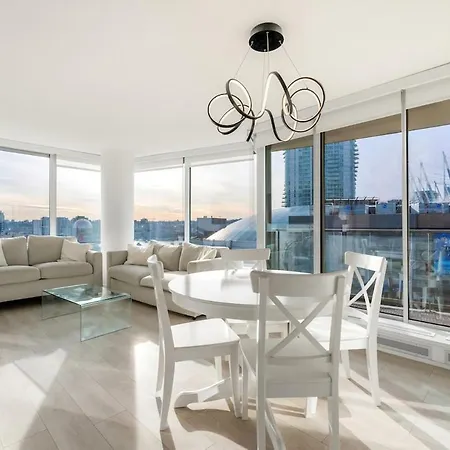 Bright 3Br Downtown Vancouver Condo W Pool & Gym-3