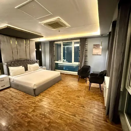 Great Experiences Are Just Around The Corner Luxury Gold Crest Mall Apartments By Hba-2