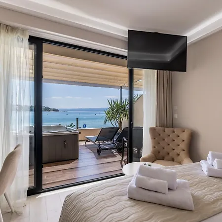 Sea View Luxury Rooms Seven Of Nine-2
