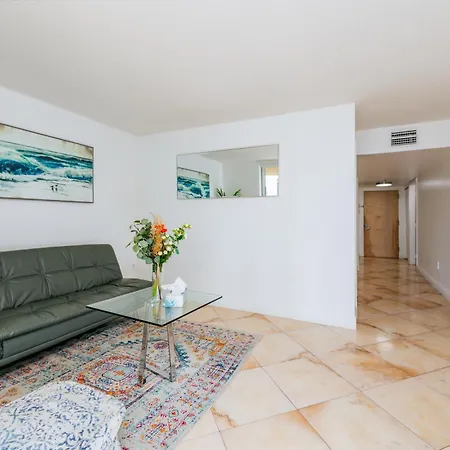Amazing 2 Bedroom Apt At Brickell, Free Parking-2