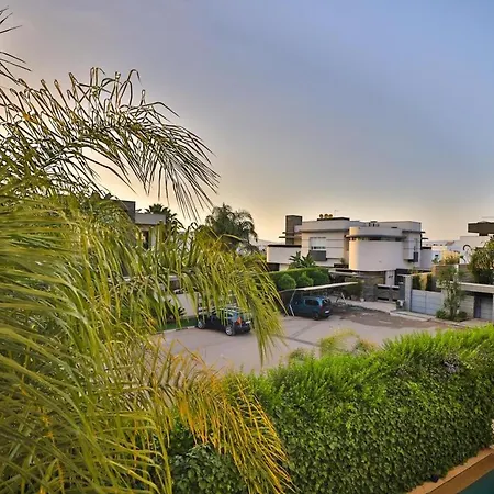 Villa Familiale Moderne Avec Piscine-2