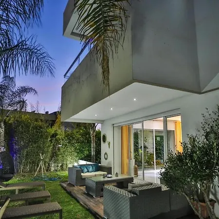 Villa Familiale Moderne Avec Piscine-3