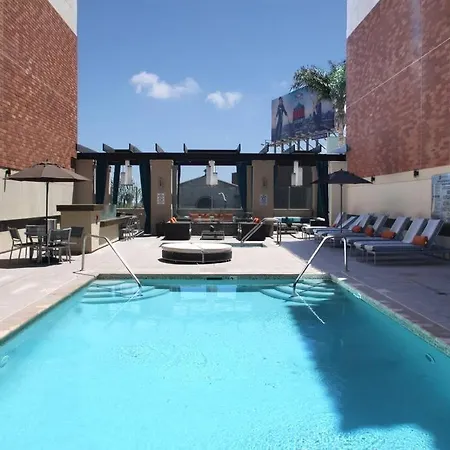 Cozy Apartment Homes On Wilshire Corridor-3