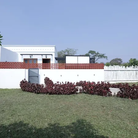 Romantic Jacuzzi Villa In Bangalore - Juliet Vista-3