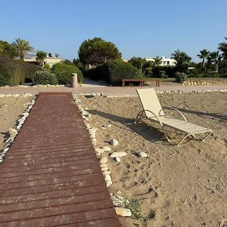Villa Anastasia Sandy Beach Villas - Heated Private Overflow Pool - Hot Tub - Games Room - Private Beach Area-2