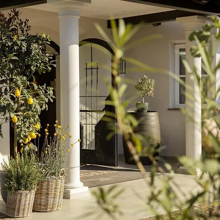 Lingers Suites & Residence-2