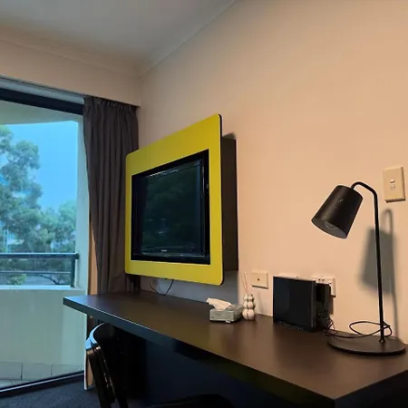 Stylish 1 Bedroom Apartment - Parramatta Cbd - Free Parking - Corporate Or Leisure-3