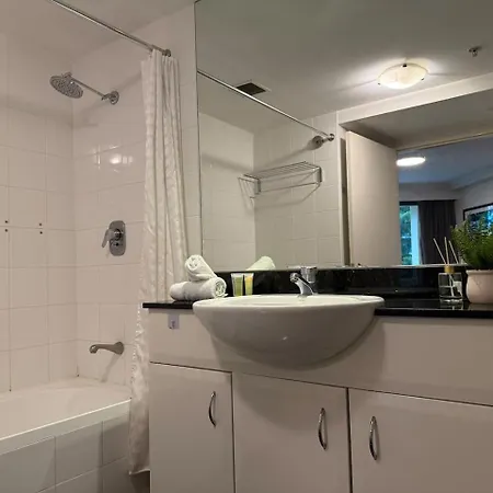 Stylish 1 Bedroom Apartment - Parramatta Cbd - Free Parking - Corporate Or Leisure-2