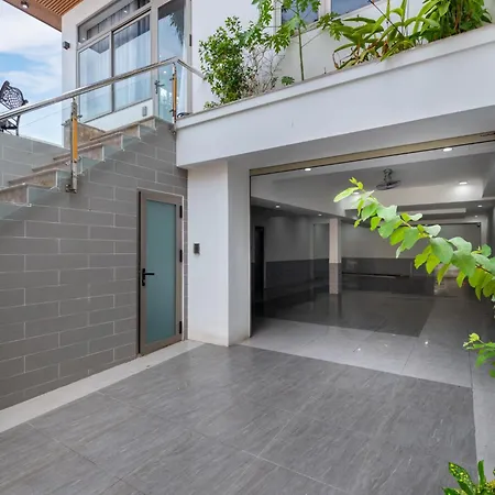 Nancy Grand Villa Seaview 2-3