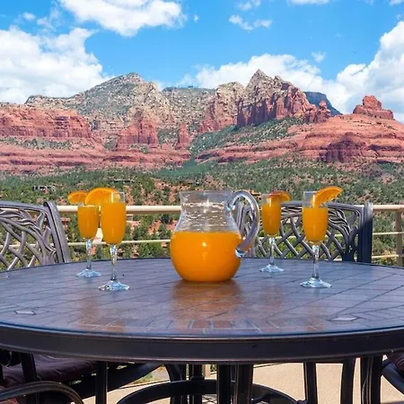 Uptown-Epic Views-Hot Tub-3 King Beds-Walk To Town-2