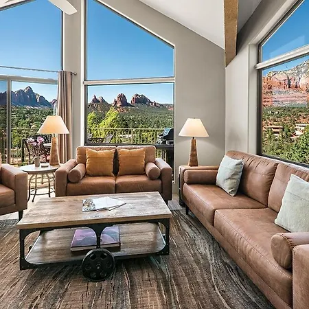 Uptown-Epic Views-Hot Tub-3 King Beds-Walk To Town-3