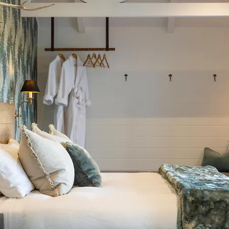 The Strand At The Vineyard Retreat Mclaren Vale - King Br, Comp Minibar, Breakfast Prov, Fireplace-3