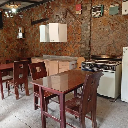 Ricky'S House-3