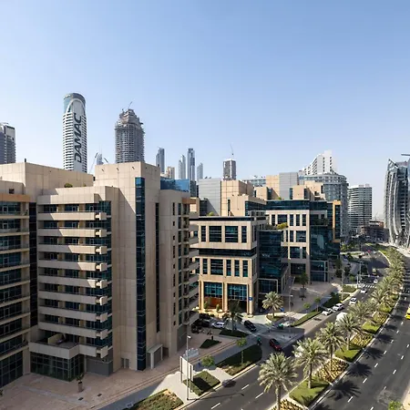 Blvd Retreat - Luxury Oasis With Private Jacuzzi And Iconic Burj Khalifa Views-3