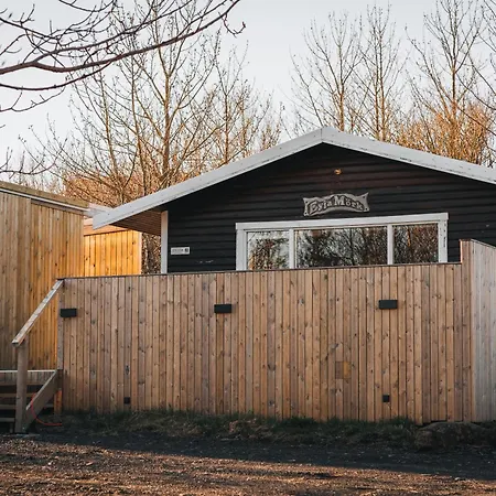 Eyja Mork - Aurora Borealis Igloo With Hot Tub, Bbq And Shared Kitchen-2