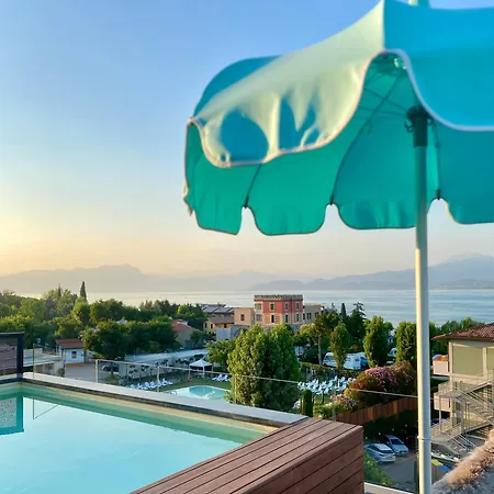 Plaza Lago Di Garda Rooms - Rooftop, Lakeview & Jacuzzi-2