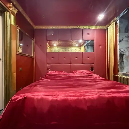 Afgan Park Apartments & Jacuzzi-3