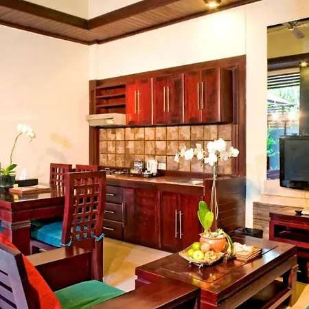 Exquisite 3 Bedroom Villa Seminyak Cyn-3