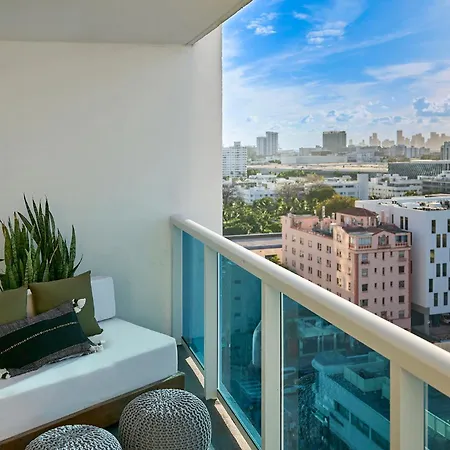 Skyline Studio At Roney Palace - 1429-3