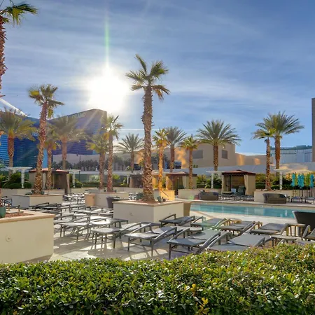 Nocturne Suite At Mgm Signature Tower 1 With Balcony 5 Min Walk From F1 Grandstand-3