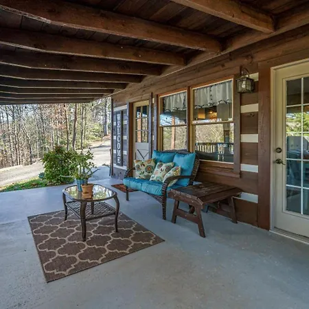 Wooded Bliss - Outdoor Hot Tub, Pet Friendly + Single Level Cabin!-2