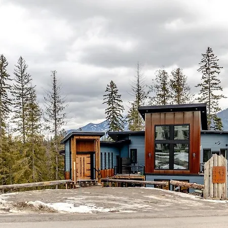 4-Bedroom With Game Room & Hot Tub-2