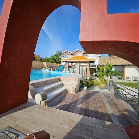 La Digue Luxury Beach Bungalow Spa&Gym-3