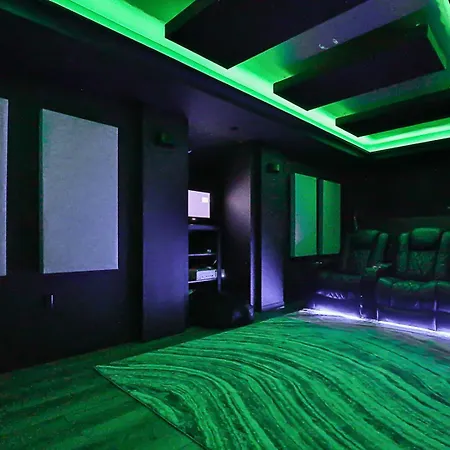 Luxurious Spa Retreat - Toronto Escape-3