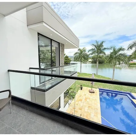 Casa Con Piscina Y Bbq En Lagos Del Penon Girardot-2