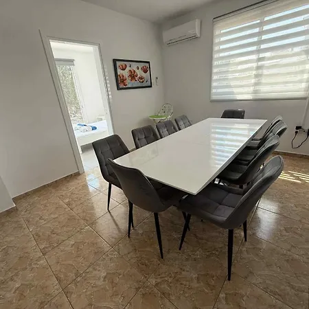 Villa Coralia Gardens 1Km From Coral Bay Beach-2