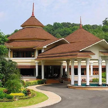 Hotel&Beach Bungalow at Lanta Resort-2