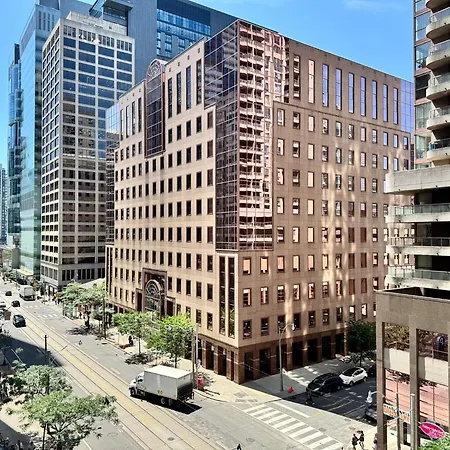 Large Downtown 2Br Condo With Parking Steps To Eaton Centre, Uoft And Sickkids-2
