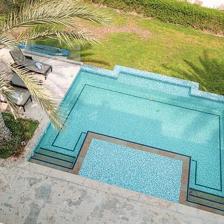 Juliushomes - 5Br Villa With Pool In Palm Jumeirah-3