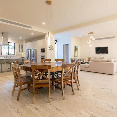 Luxurious Villa Spacious Annd Private Steps Frm Beach-3