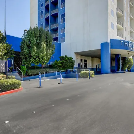 The Lapis Suite At Platinum Hotel-3