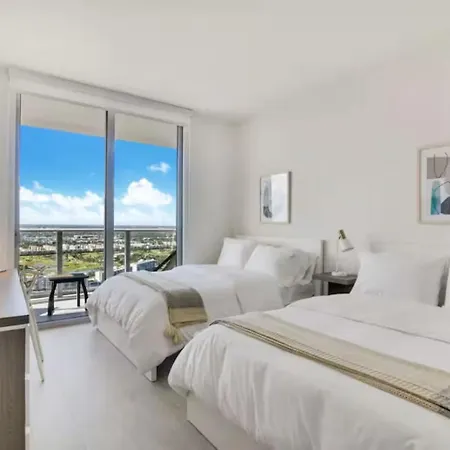 Luxury Corner Apartment In Hollywood Beach-2