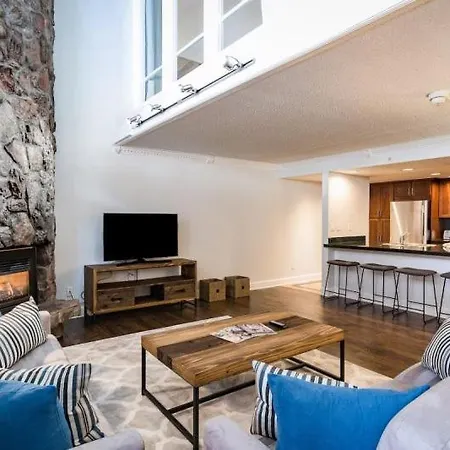 Convenient 2Br Condo Near Lionshead Village With Resort Amenities-3