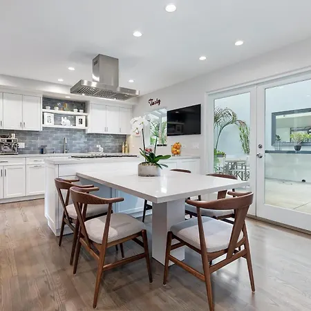 Hollywood Hills Luxury Retreat-2