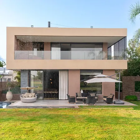 Jacuzzi, 2 Pools, Luxury Villa-2