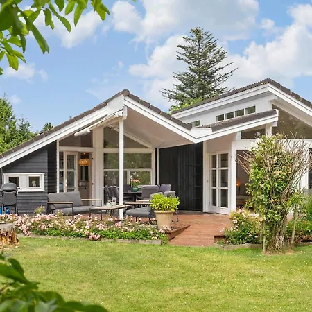 Lovely Home In Dronningmolle With Wifi-3