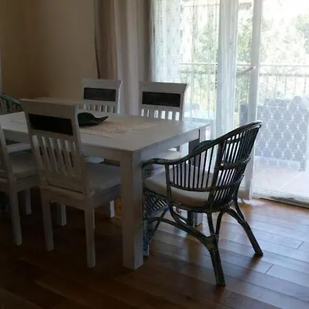 Apartments Villa Rustica St - Two-Bedroom Apartment With Balcony And Shared Pool 1 Kat-2