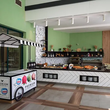 Hotel MARVEL - FULLY RENOVATED FREE Beach Access-2