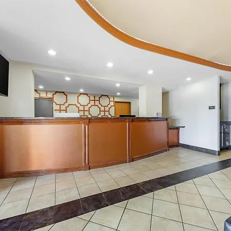 Best Western Plus San Antonio East Inn&Suites-3