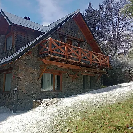 La Nevadita, Chalet Cabin Located Near The Center- It Includes Suite Room With Double Bed And Another 2 Bedrooms With Two Singles Beds- Living Room Fireplace, Hot Water, Wi-Fi-2