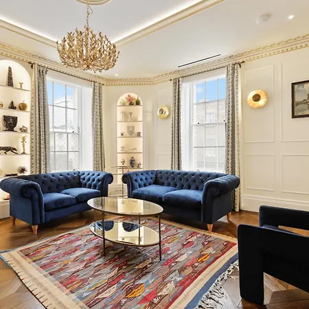 3 Bedroom Flat In London-3