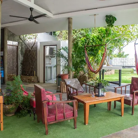 Hillside 2Br Apartment Shared Pool-2