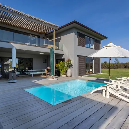 Exclusive Whale Rock 6-Bed Villa With Ocean Views-3