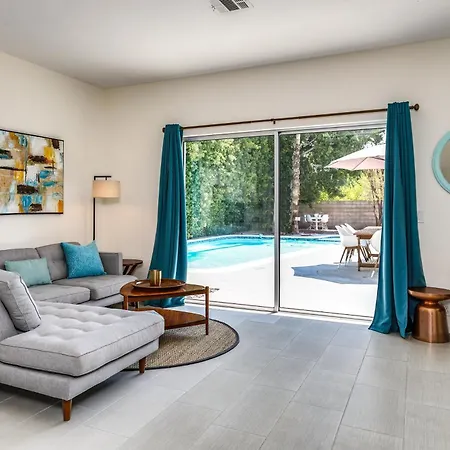 Luring Palms Oasis-3