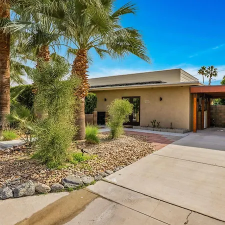 Mid-Century Elegance & Fun In Tahquitz River Estates-2